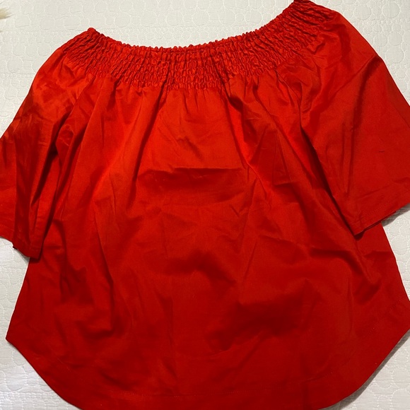 Red top - Picture 2 of 2